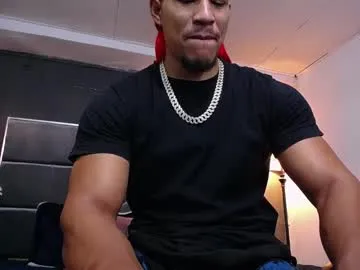 adam_fit19cm Image 10