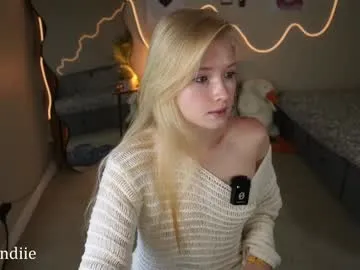 bestblondiiecb Image 11