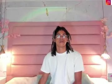 maxim_walker Image 14