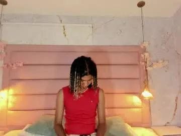 maxim_walker Image 16