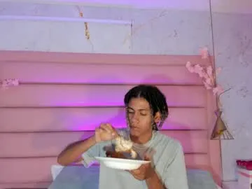 maxim_walker Image 17