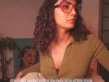 venus_in_jeans Image 3