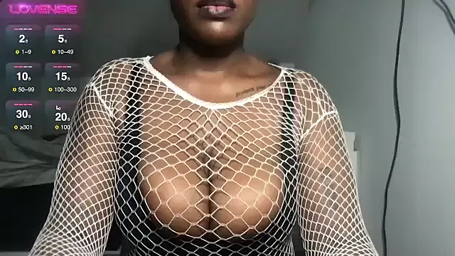 bustyblackebony Image 3