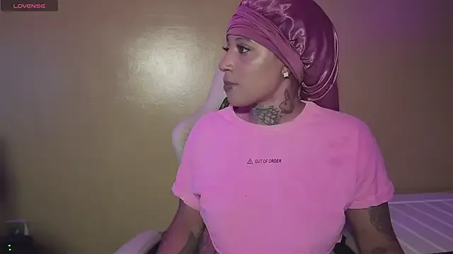 CrownedNyaries Image 17