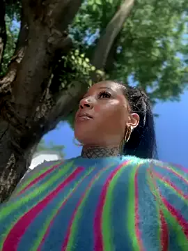 CrownedNyaries Image 4