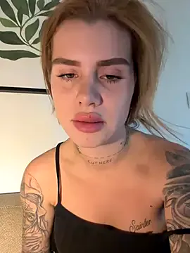 EmiliaCatalina Image 10