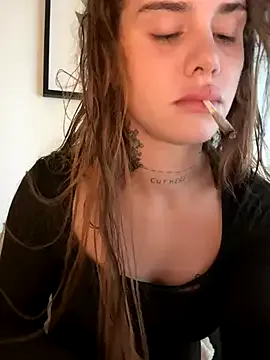 EmiliaCatalina Image 3