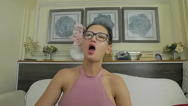 HellenDesire Image 3