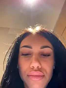 ilariea_girl's Thumb Image