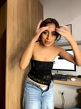 Katee_Jones Image 15