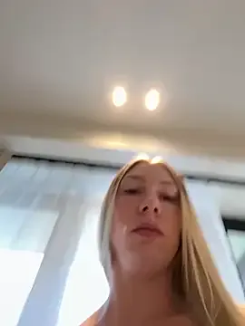 LuisaBecker Image 16