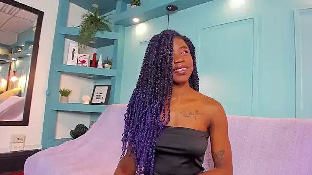 MichellePose Image 6