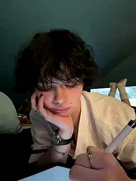 quwuinnie333's Thumb Image